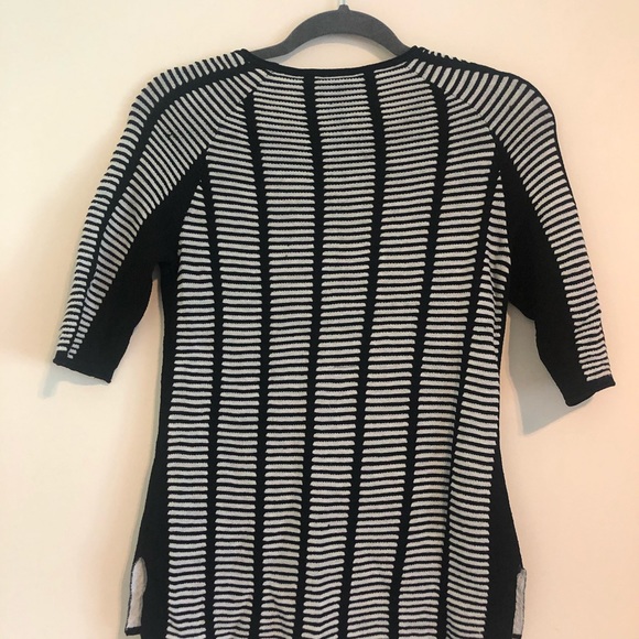 BCBG x Max Azria Ribbed Tee - Picture 3 of 4